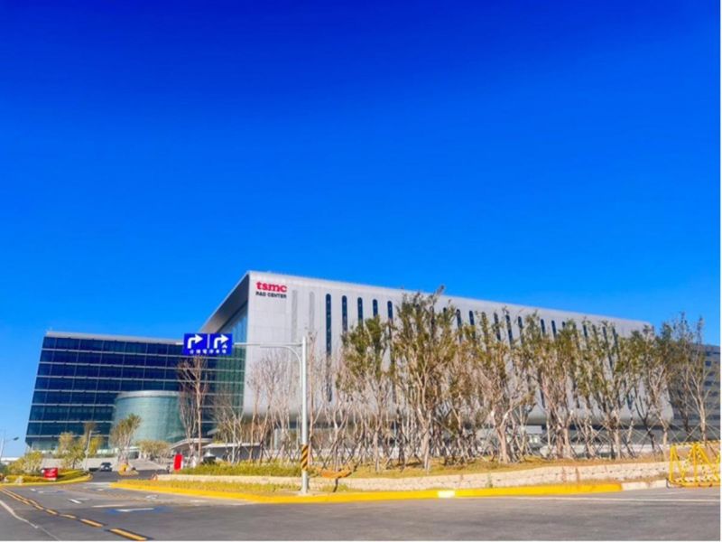 科技業買走商用 72%,卻幾乎沒買微型商辦:AI 不動產大潮的「三個集中」