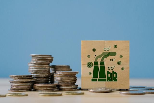 2026 碳盤查與碳費懶人包:碳費首期開徵 49.7 億,企業如何降碳費、避開百萬罰鍰?